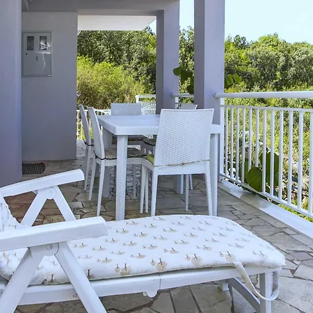 Vesela - One Bedroom With Balcony And Sea View Apartmán