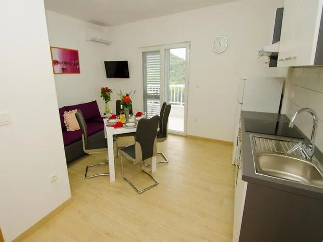 아파트 Vesela - One Bedroom With Balcony And Sea View