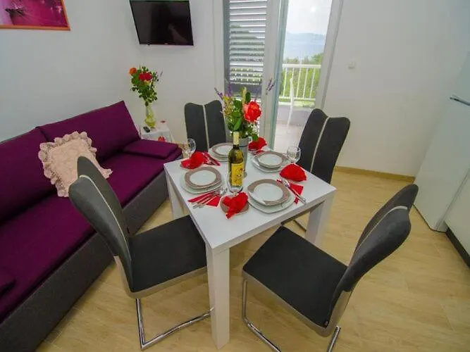 Vesela - One Bedroom With Balcony And Sea View Janjina