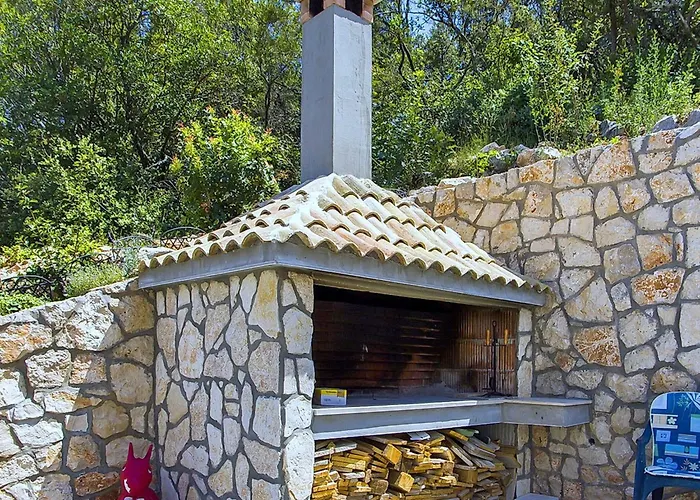 Vesela - One Bedroom With Balcony And Sea View 아파트