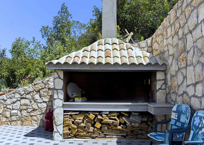 Vesela - One Bedroom With Balcony And Sea View 아파트 *